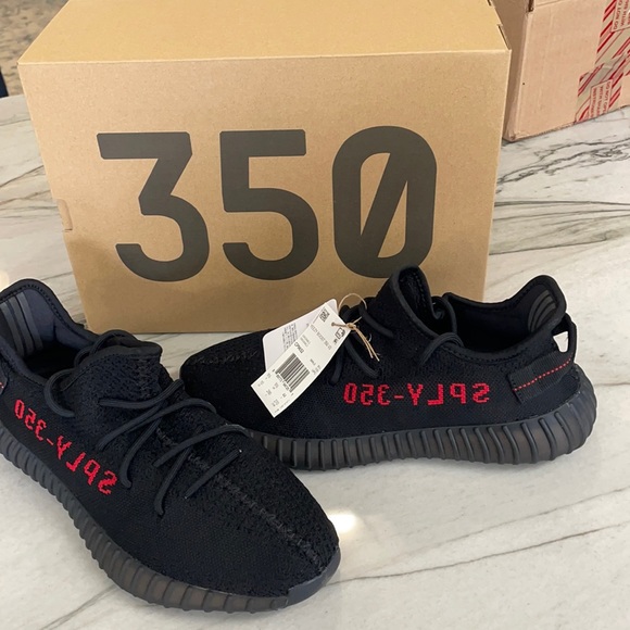 Athletic_Shoes